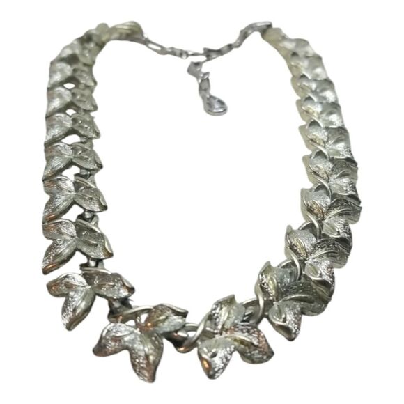 Coro Jewelry - Signed Coro Necklace Multi Three Leaf Links Silver Vintage Necklace